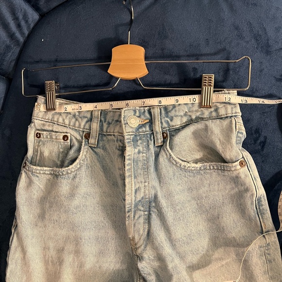 Zara denim STRAIGHT LEG AND UNFINISHED HEM jeans size 25 used - Picture 4 of 5